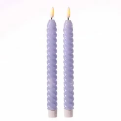 Null LED Stabkerzen Twist Tafelkerzen Gedreht Echtwachs Flackernd 25cm Flieder 2St