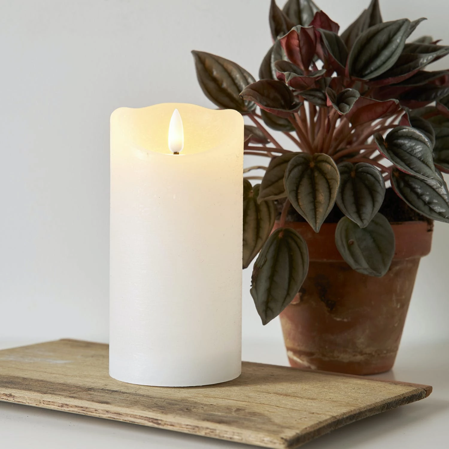 Null LED Kerze Rustik Optik Echtwachs Flackernde Flamme H: 15cm Timer Batterie Weiß – Bild 6