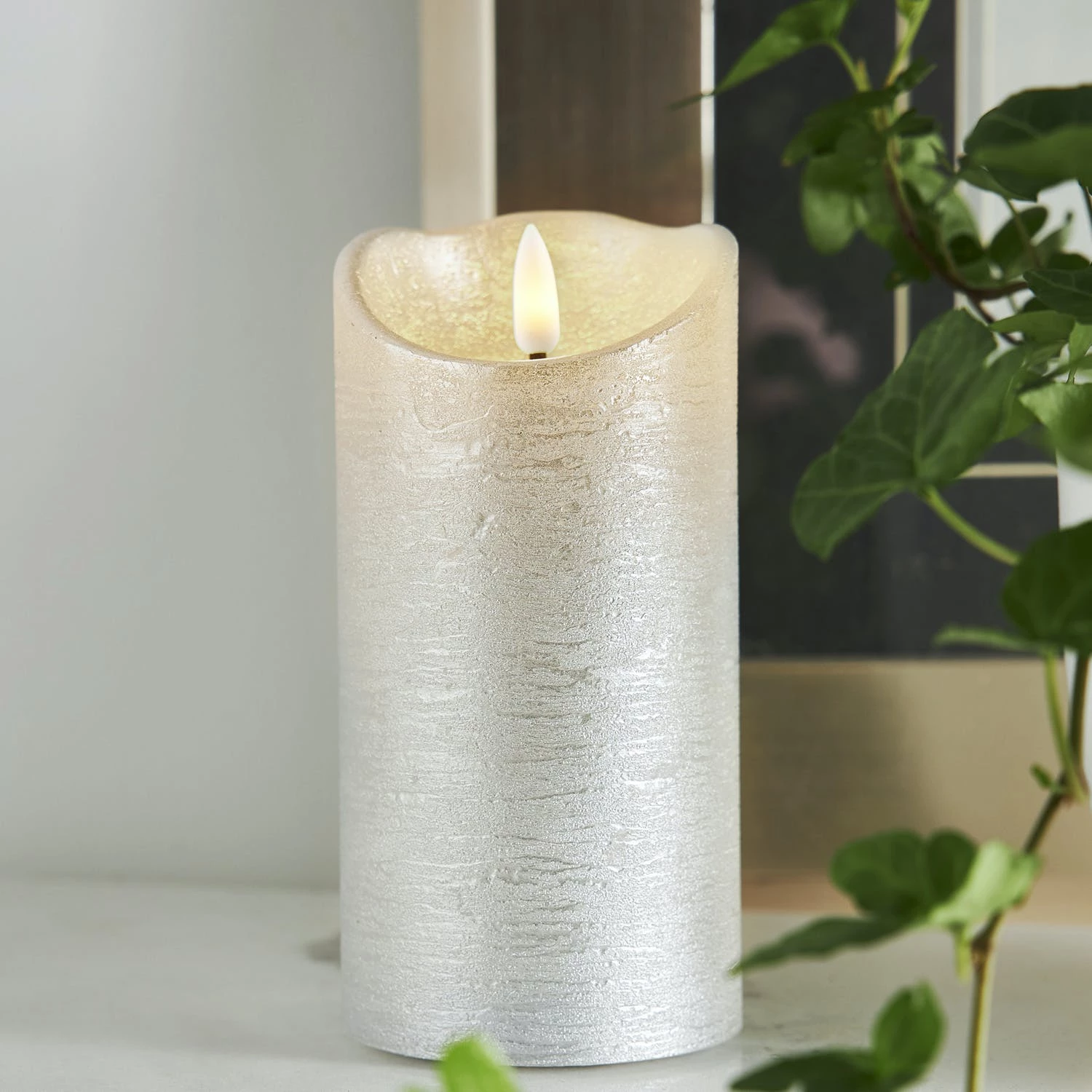 Null LED Kerze Rustik Optik Echtwachs Flackernde Flamme H: 15cm Timer Batterie Silber â Bild 6