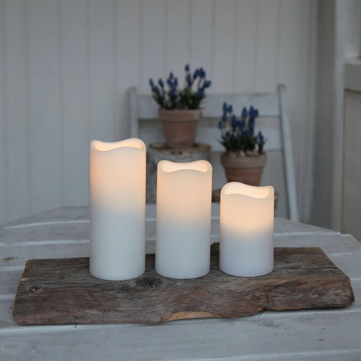 Null LED Kerzenset Paul Flackernd Batterie Timer Fernbedienung Für Außen Weiß 3er Set – Bild 6