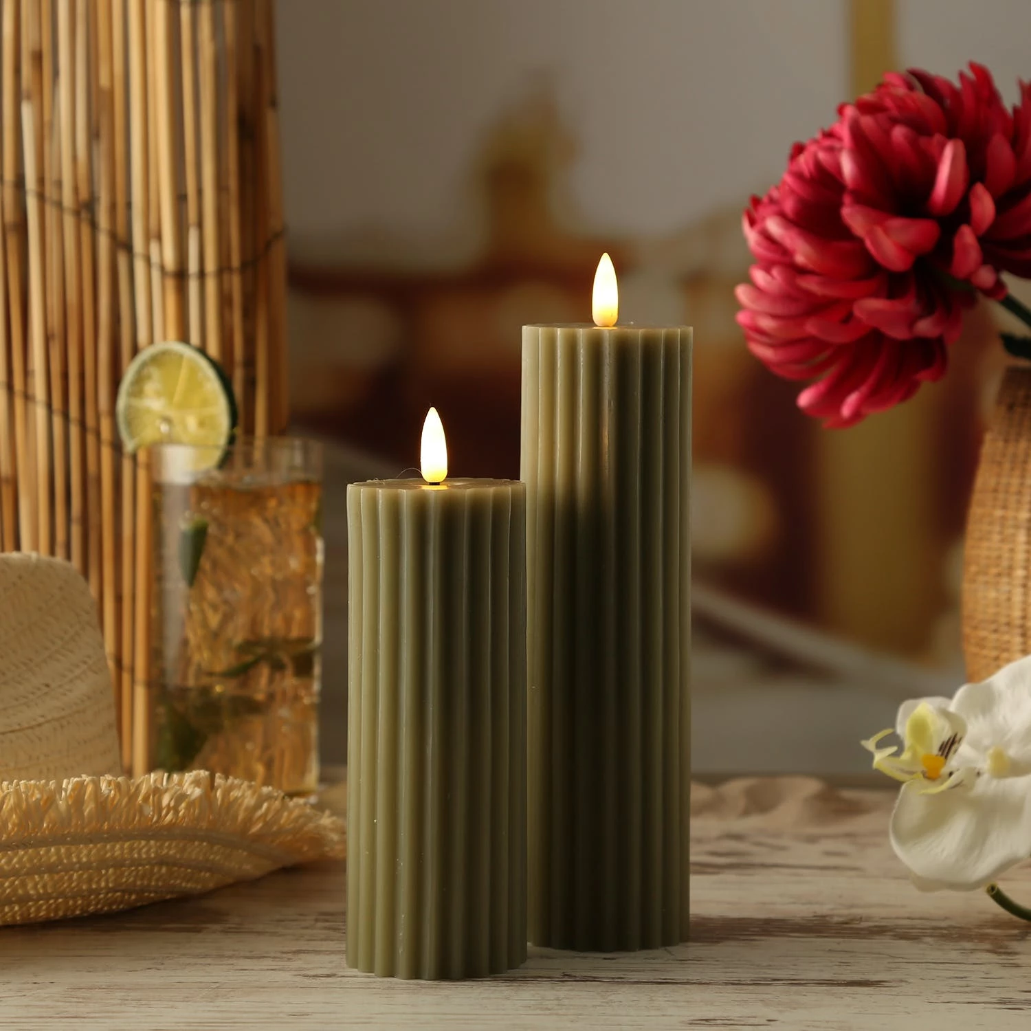 Null LED Kerze Liv Echtwachs Gerillt Geriffelt Flackernde Flamme H: 22,5cm Timer Grün – Bild 6