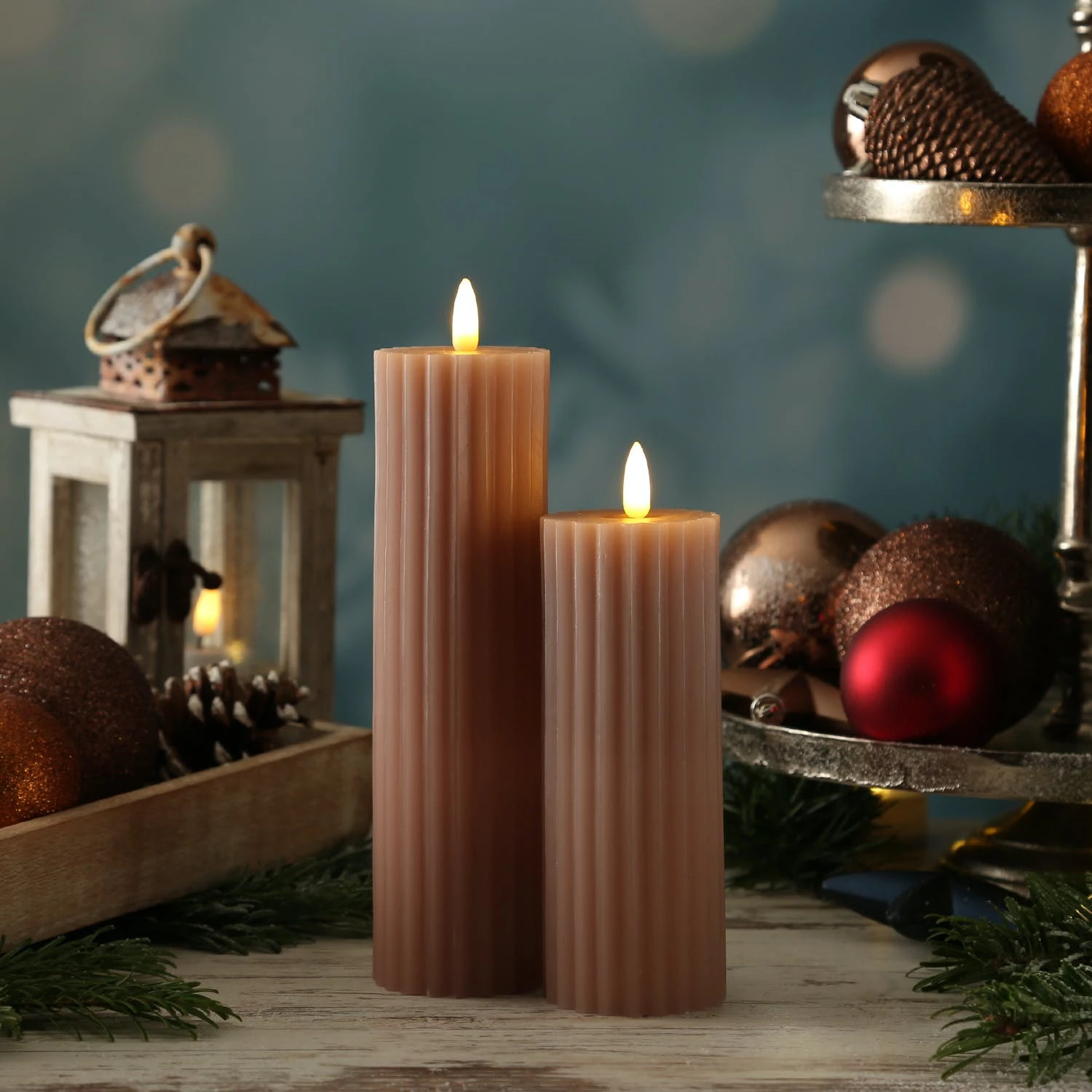 Null LED Kerze Liv Echtwachs Gerillt Geriffelt Flackernde Flamme H: 17,5cm Timer Rosa – Bild 7